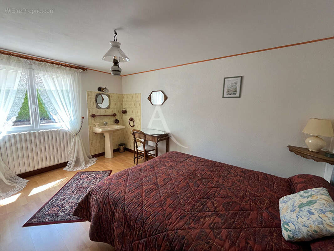 Maison à LE CHAMP-SAINT-PERE