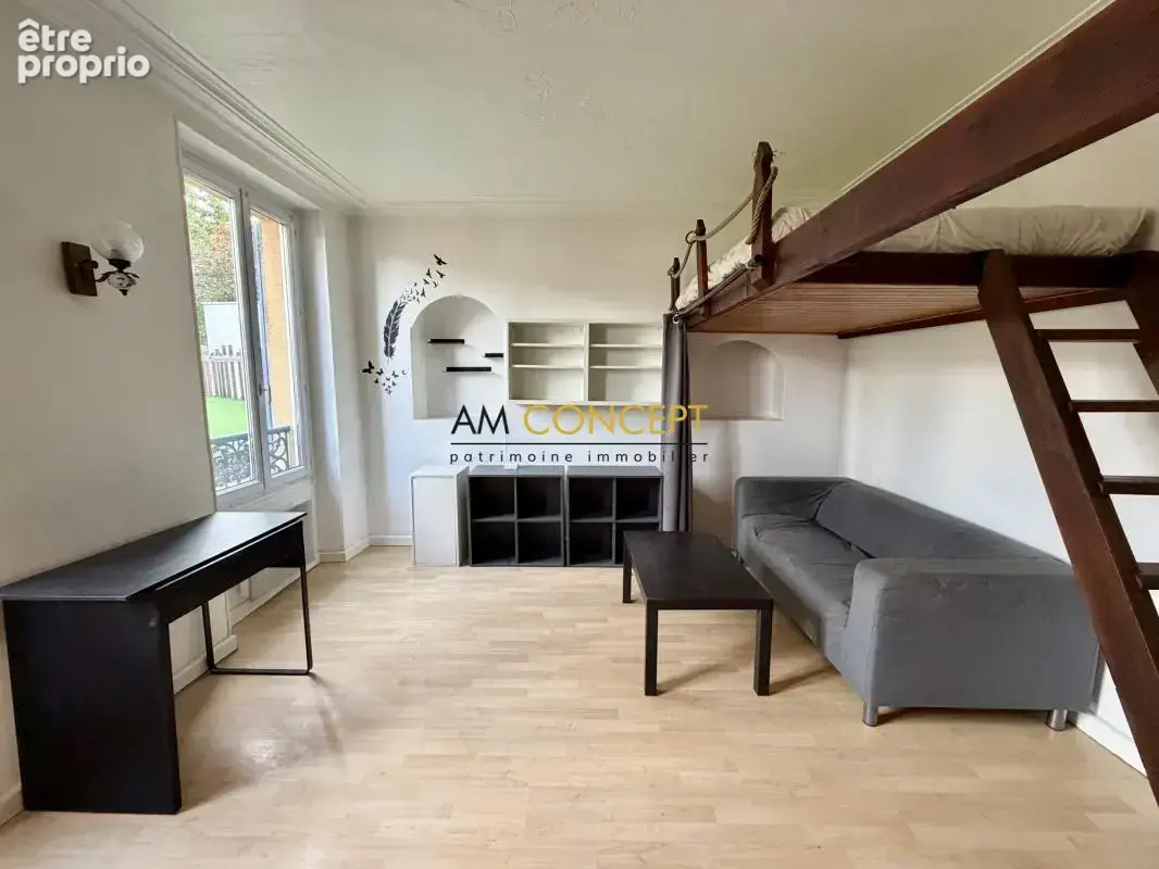 Appartement à LES LILAS