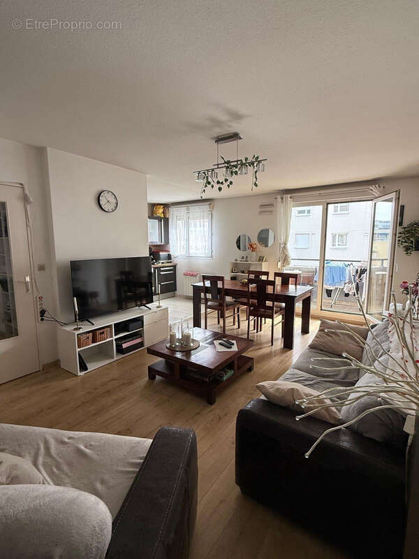 Proche Monplaisir/Lacassagne, T2 parfait état avec balcon et parking - photo 2