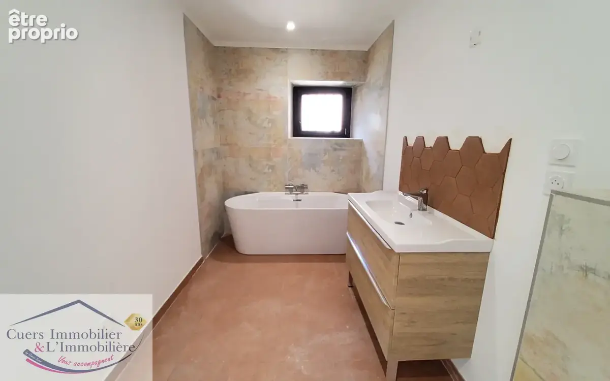 CUERS, propriété T6 -  182m2 + dépendance 50m2 - photo 13