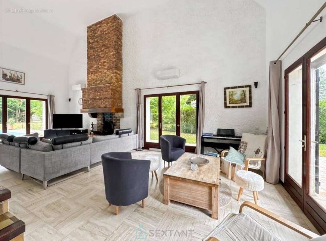 Maison à SAINT-SAUVEUR-SUR-ECOLE