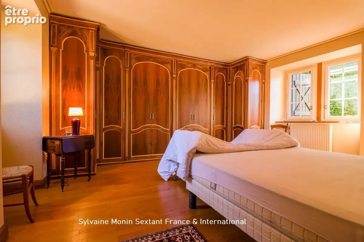 Propriété de caractère en pierre avec piscine et grange, alliant charme de l'ancien et confort contemporain - photo 17