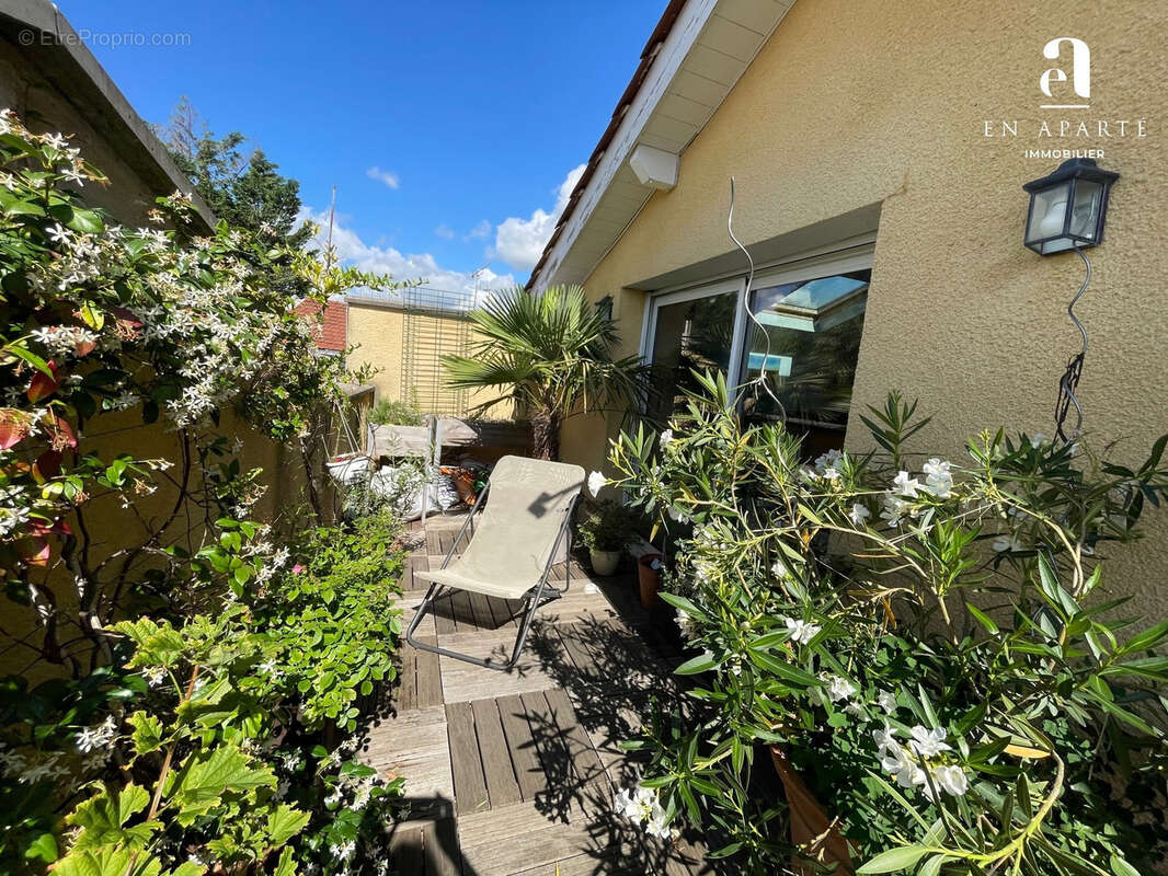 Appartement à SAINT-GENIS-LES-OLLIERES