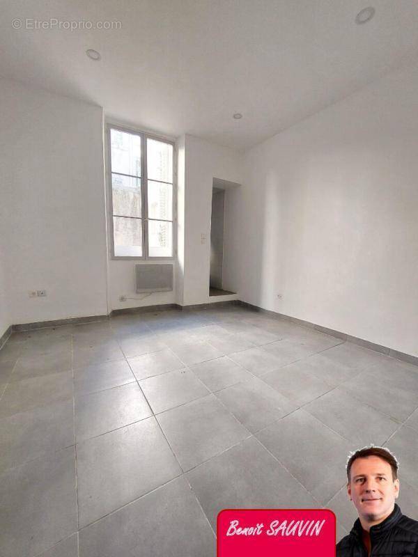 Appartement à MARSEILLE-1E