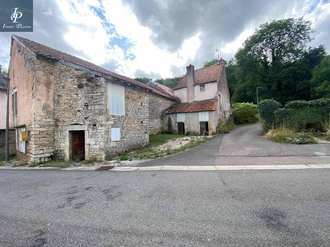 Maison à DETAIN-ET-BRUANT