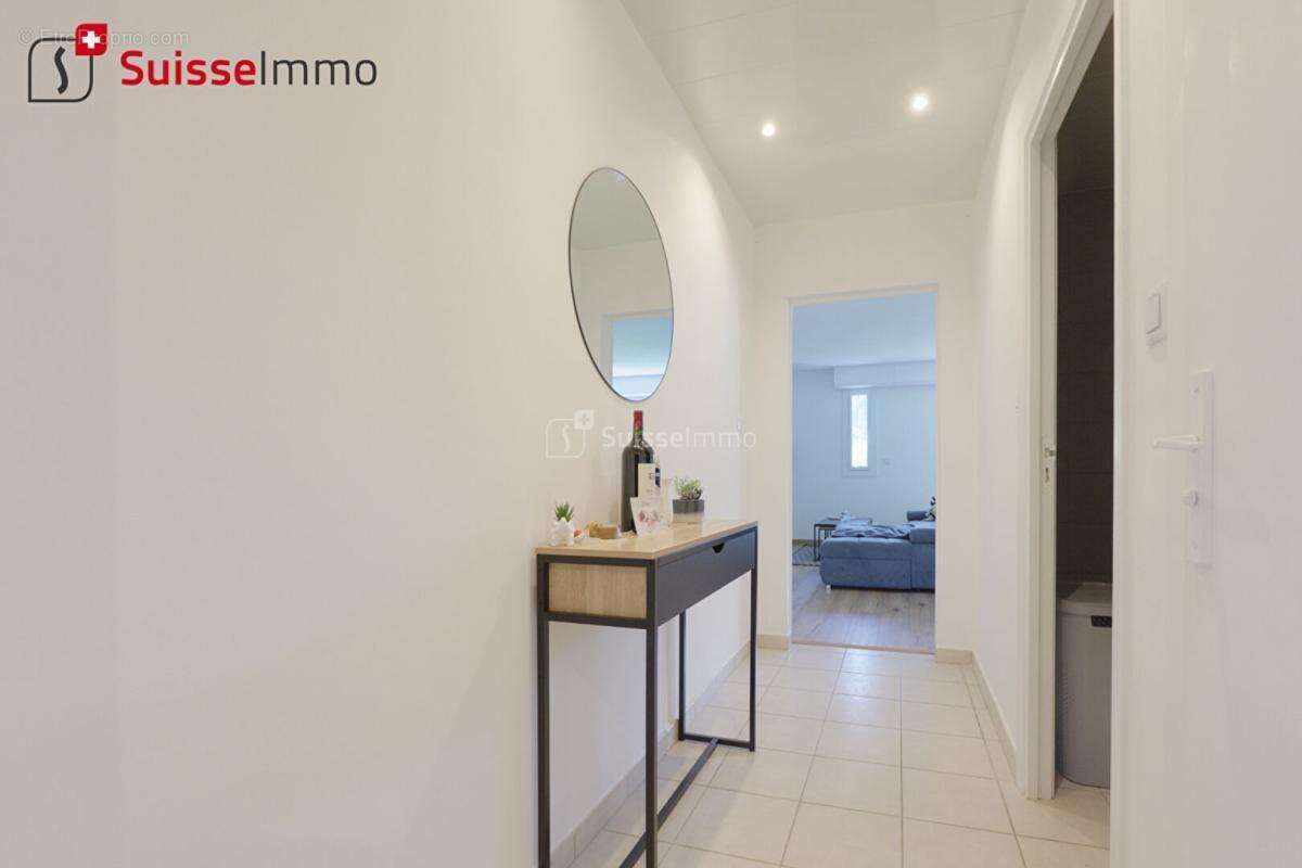 Au coeur d'un parc de 5 hectares, appartement 4 pièces en RDC - photo 11