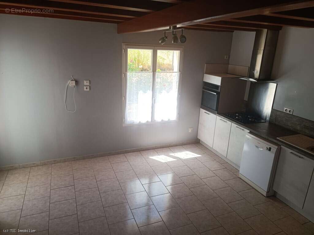 Belle Maison de Village Rénovée avec Jardin et Jolie Vue - photo 4
