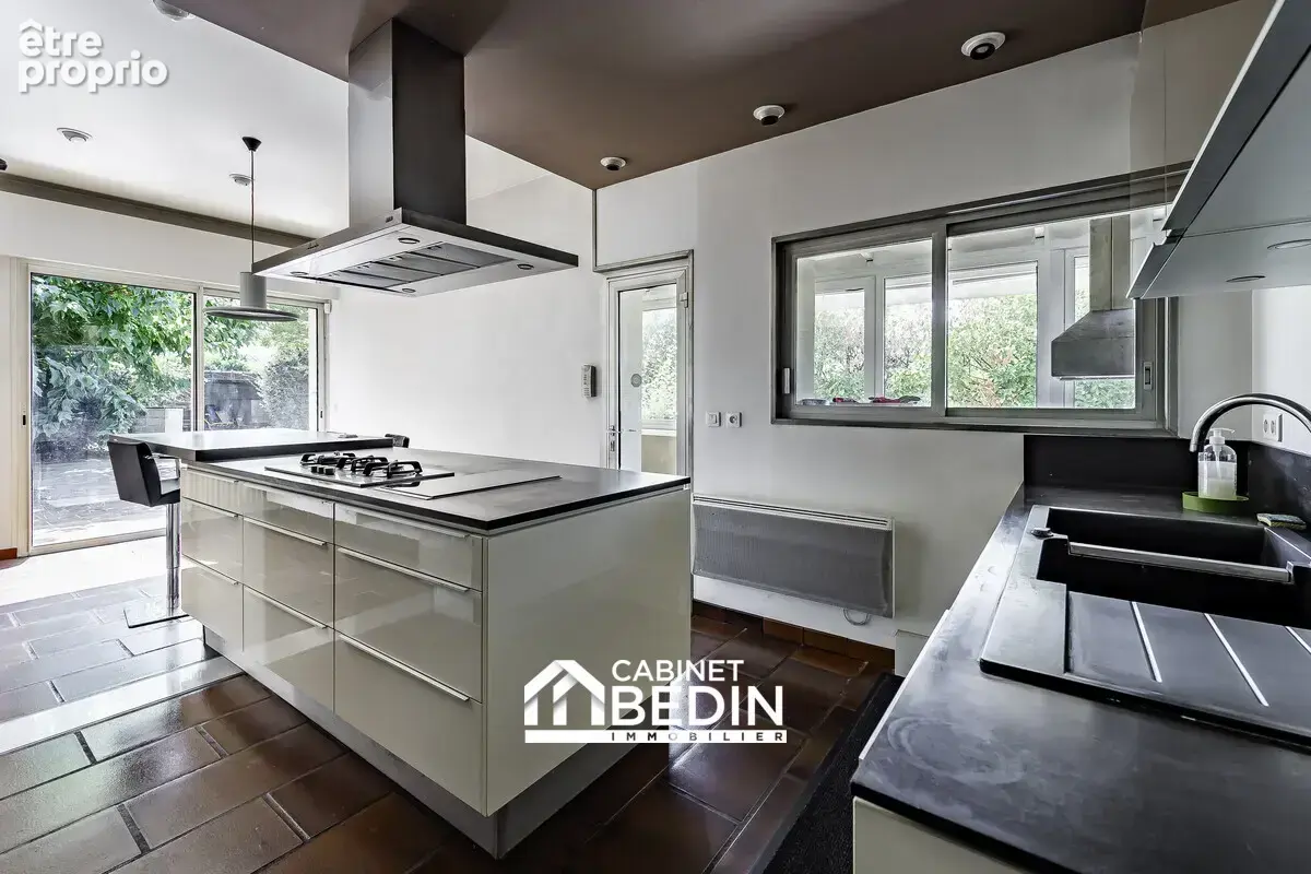 Maison 6 pièces 257 m² à vendre à Villenave-D'ornon (33140) - photo 3