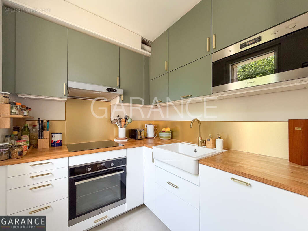 Appartement à PARIS-14E
