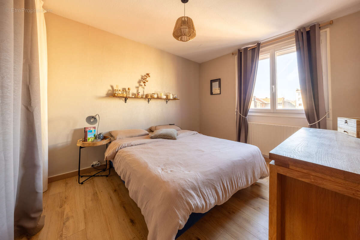 Appartement à SAINT-ETIENNE