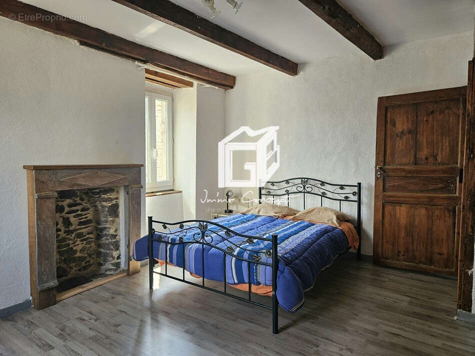 Maison à LUC-LA-PRIMAUBE