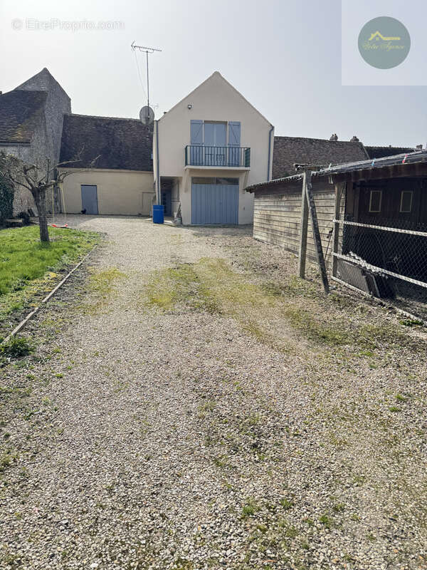Maison à EGREVILLE