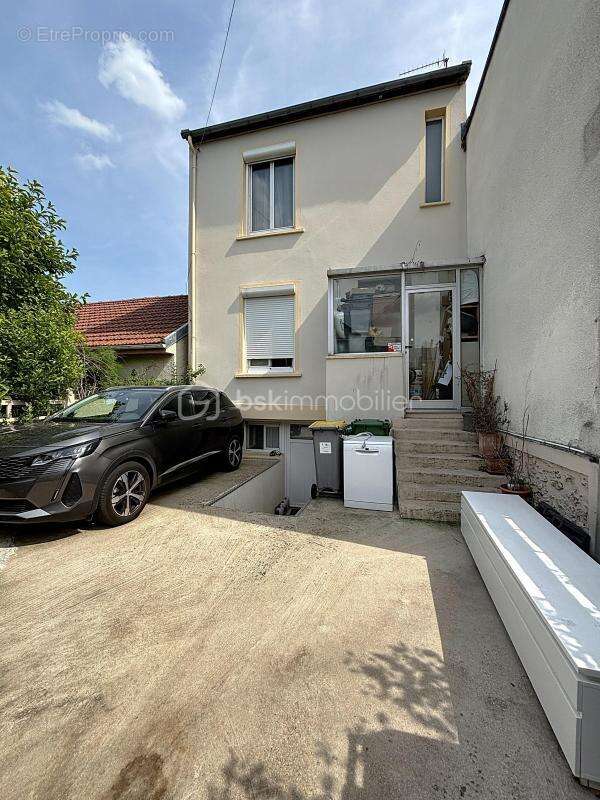 Maison à BONNEUIL-SUR-MARNE