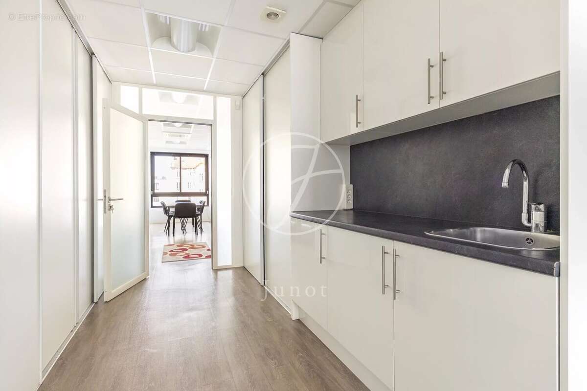 Commerce à LEVALLOIS-PERRET