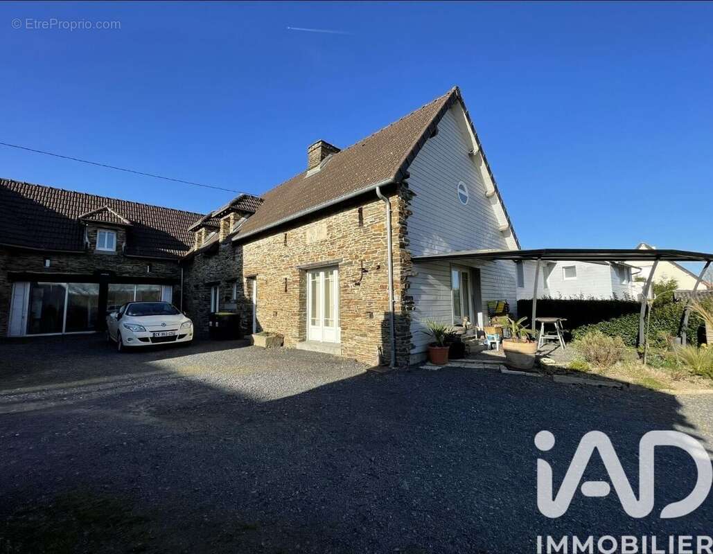 Maison 176 m² à La Barre-De-Semilly  - photo 9
