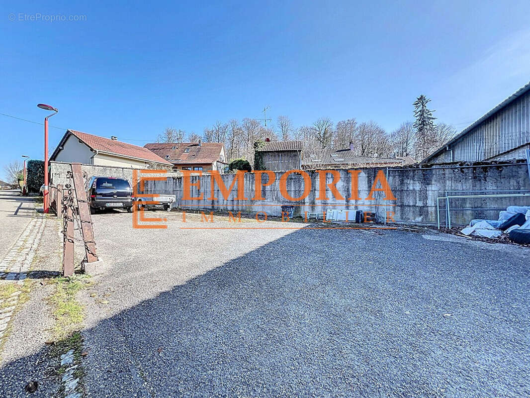 Commerce à HIRSINGUE