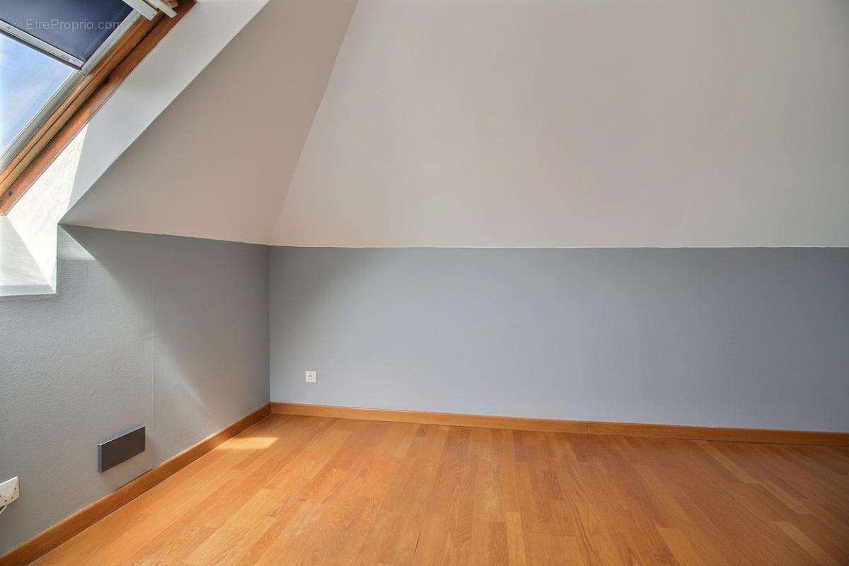 Exclusivité - Maison de 150 m² + sous-sol total et garage extérieur de 70 m² proche des commodités à Châteauneuf sur Loire - photo 7