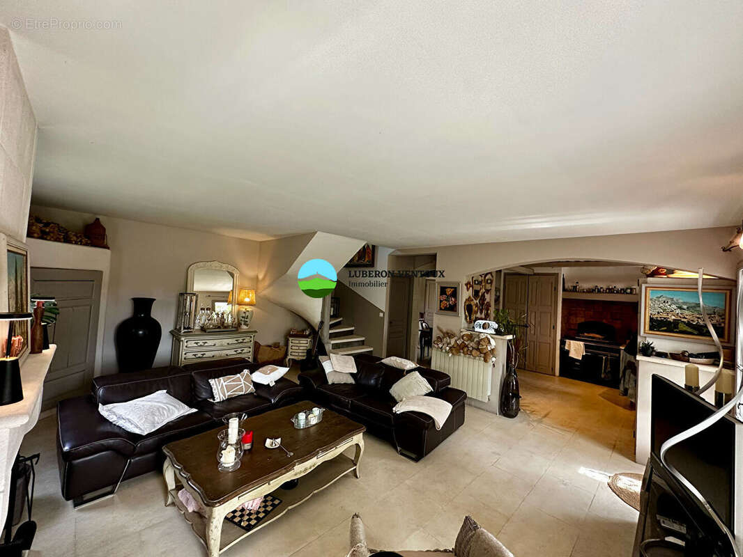 Maison à PERNES-LES-FONTAINES