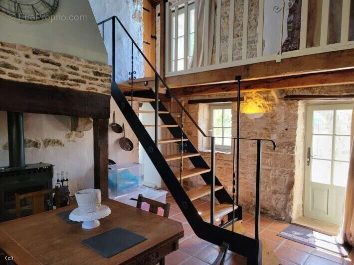 Maison à NANTEUIL-EN-VALLEE