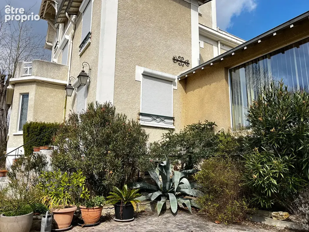 Ensemble immobilier de 380m2 : Maison Anglo Normande de 317m2 et Petite maison de gardien - photo 17