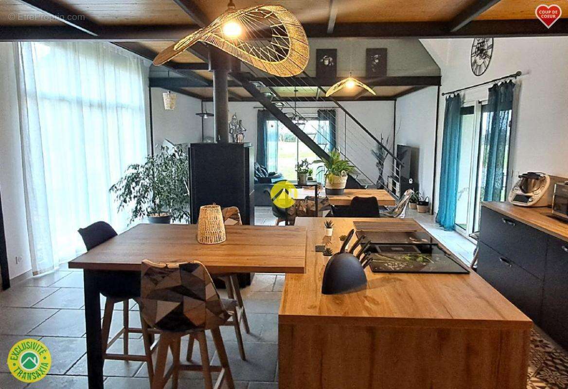 Maison à DOMPIERRE-SUR-BESBRE