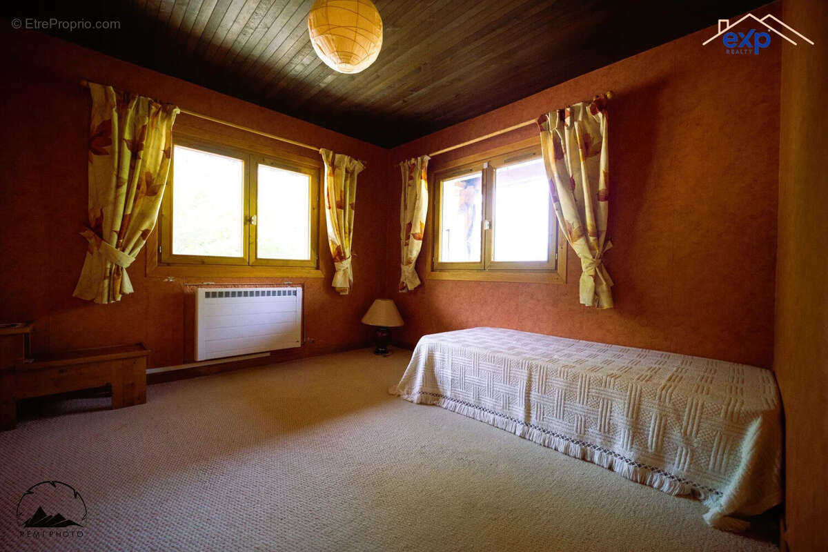 Maison à GIEZ