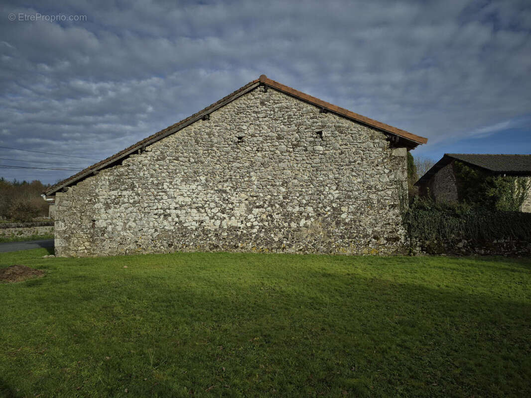 20251201_142210 - Maison à SAINT-SAUD-LACOUSSIERE