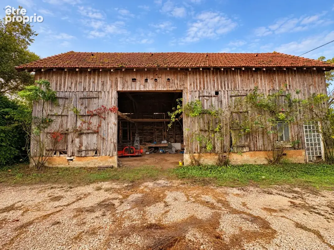 Propriété agricole d'environ 28 hectares avec noyeraie, 2 sources et  nombreuses dépendances   Périgord Noir - photo 2