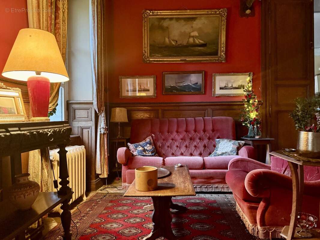 Château du XVIe siècle  avec 5,7 ha le long du Canal du Midi - photo 3