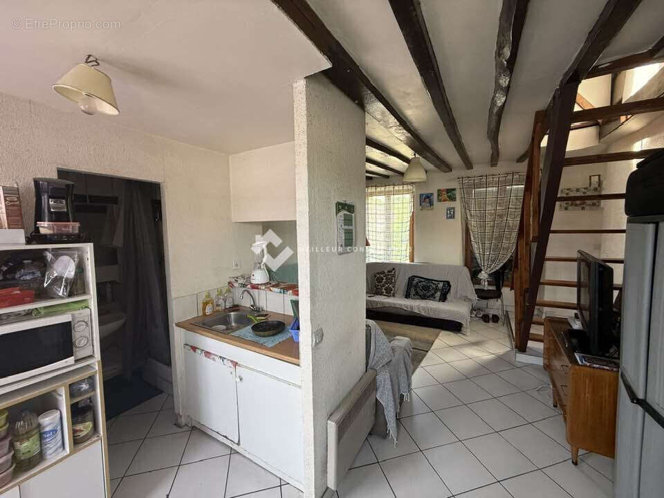 Appartement 2 pièces 27 m² à vendre à Corbeil-Essonnes (91100) - photo 2