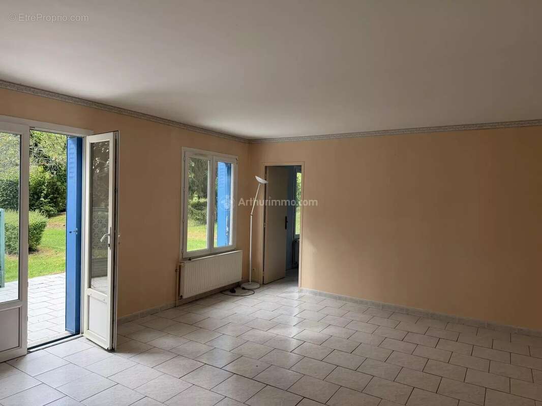 Maison à CHAHAIGNES