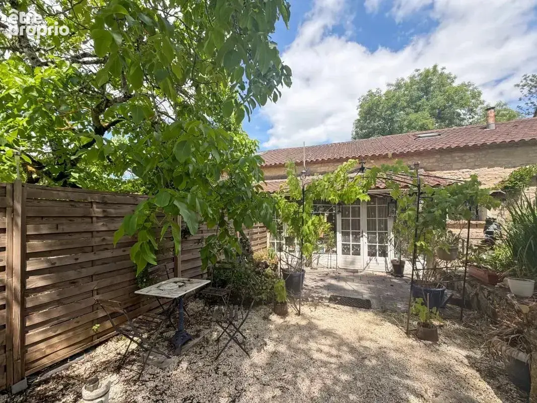 Photo Maison à Limeyrat au prix de 315 650€