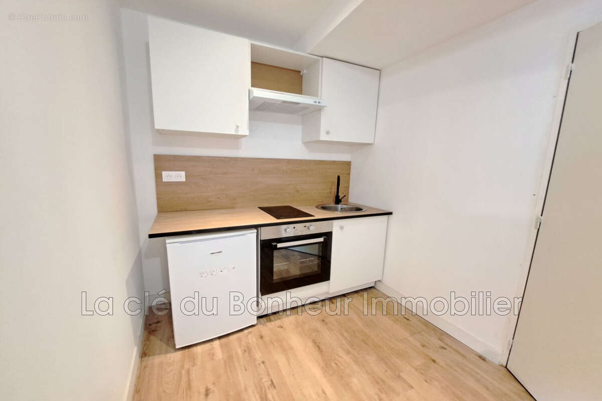 Appartement 90 m² à Allemagne-En-Provence  - photo 6