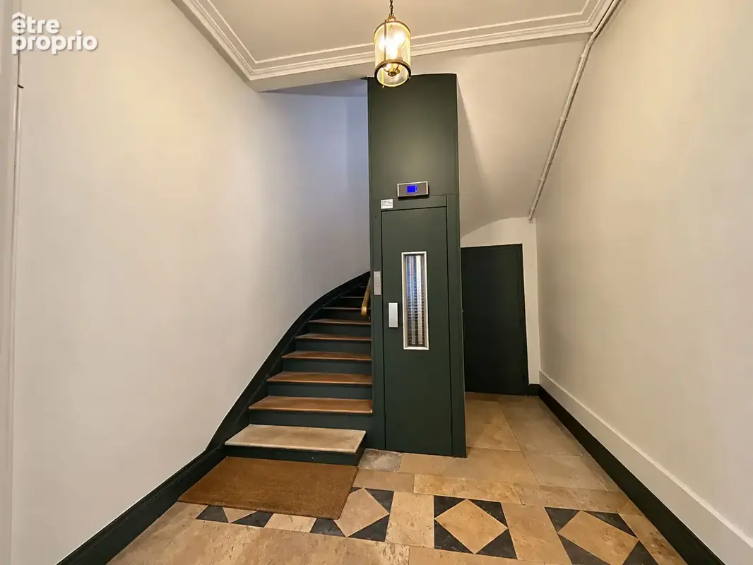 2 pièces au calme en étage élevé rue Saint Georges - photo 18