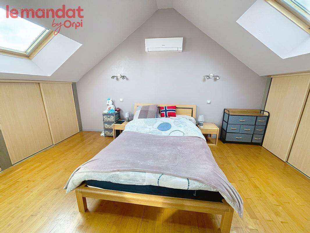 Appartement à JUZIERS