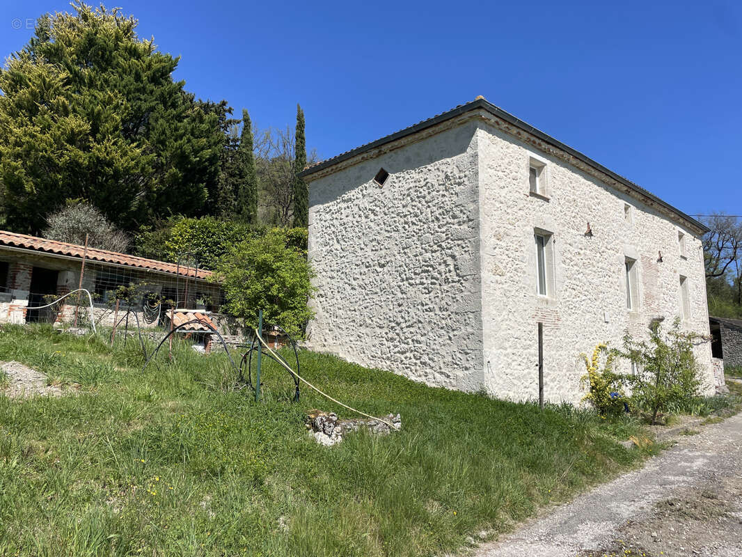 Propriété de charme à flanc de colline avec logements indépendants et vues imprenables - photo 2