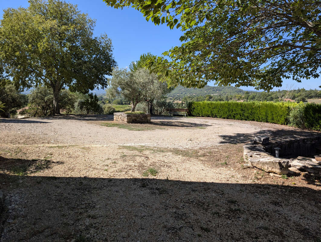 Maison à SAINT-SATURNIN-LES-APT