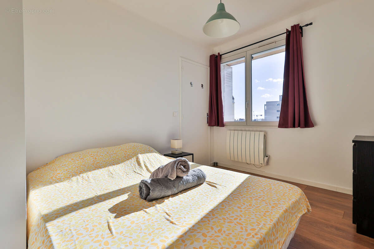 Appartement à LE REVEST-LES-EAUX