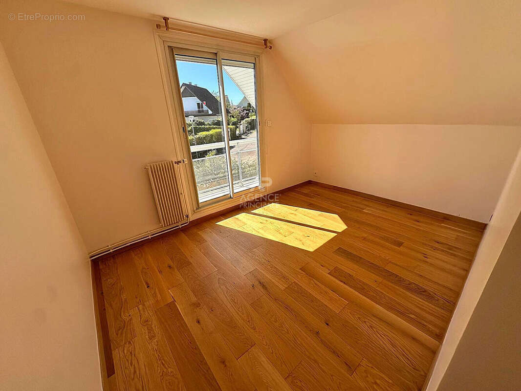 Maison Chapet 7 pièce(s) 138.84 m2 - photo 10