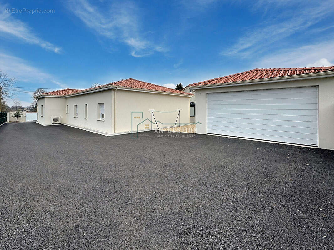 Maison à SAINT-JUNIEN