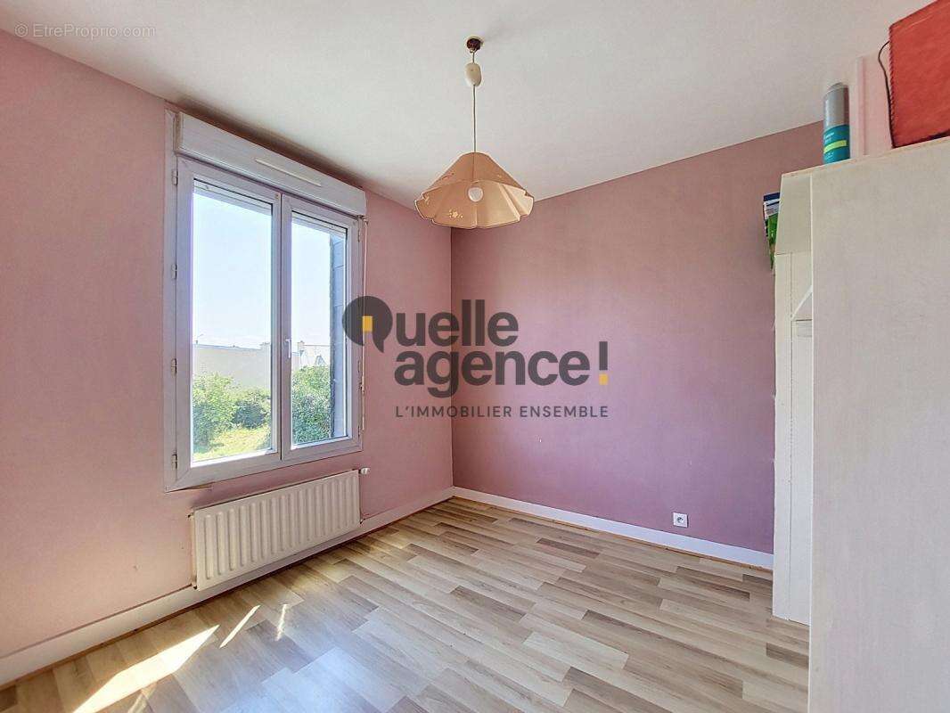 Brest rive gauche – Une maison pleine de potentiel avec 4 chambres et jardin - photo 10