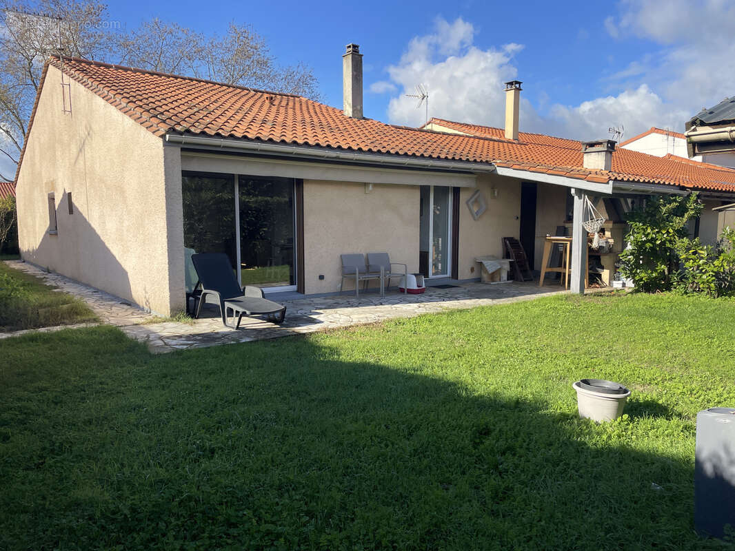 Maison à AMBARES-ET-LAGRAVE