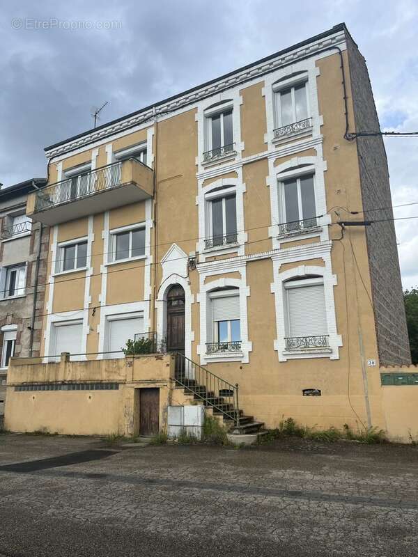 Appartement à SAINT-JUST-SAINT-RAMBERT
