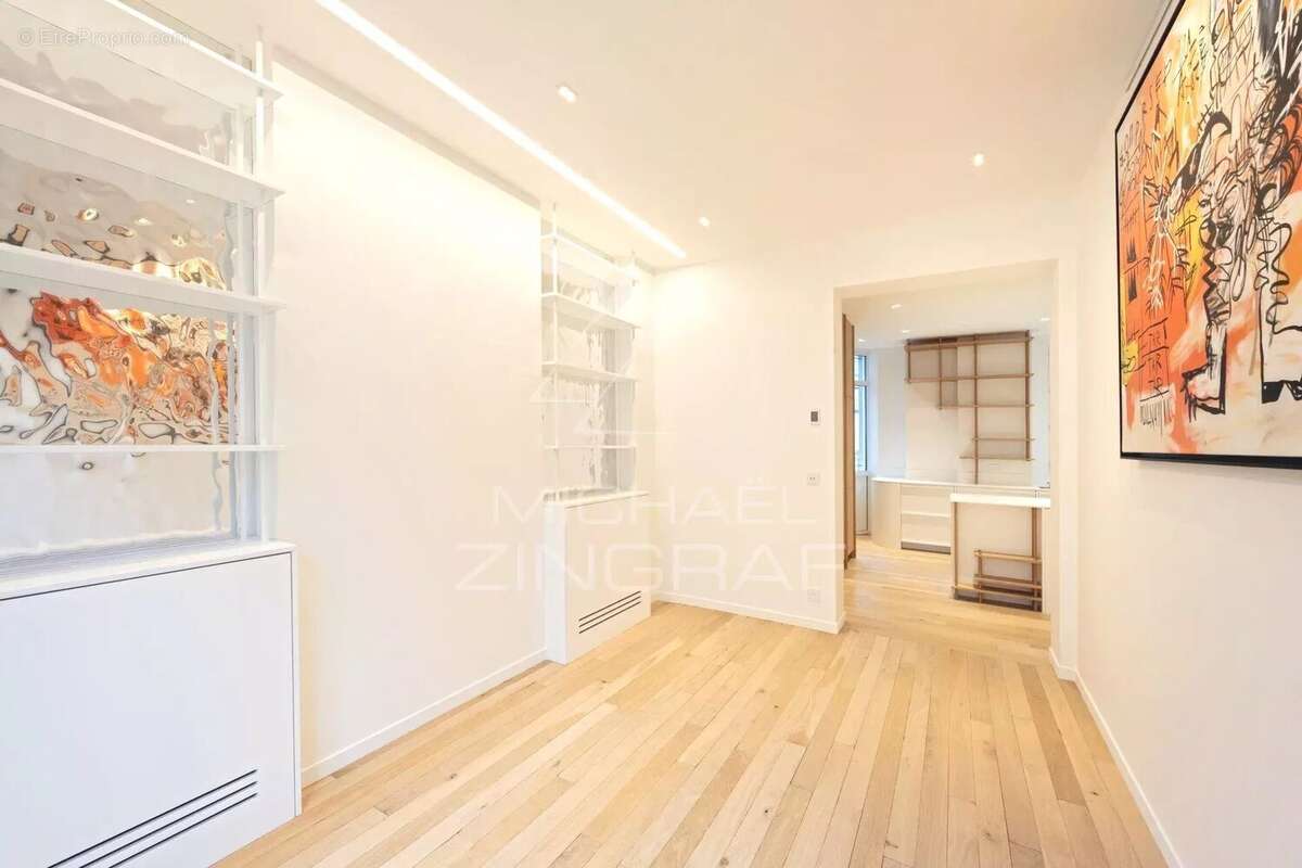 Appartement à PARIS-8E