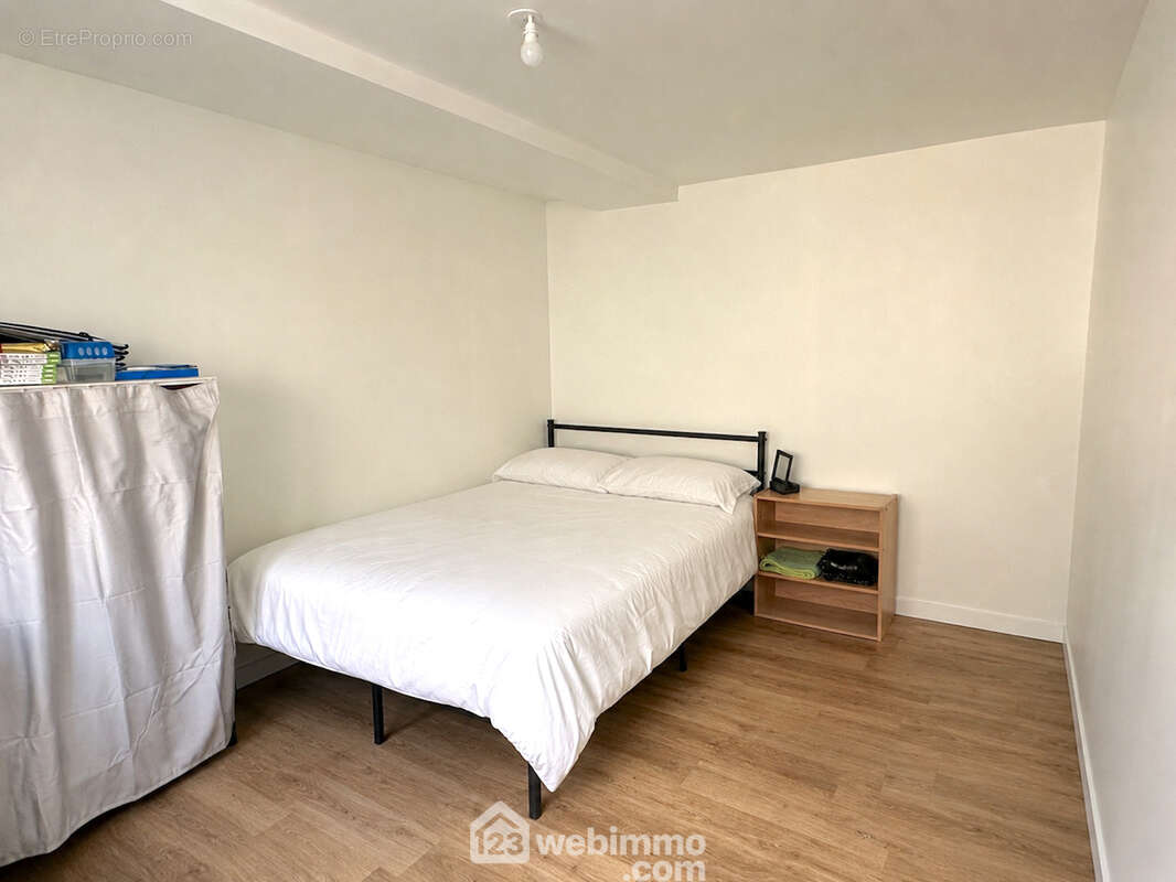 Appartement 96 m² à Maze  - photo 9