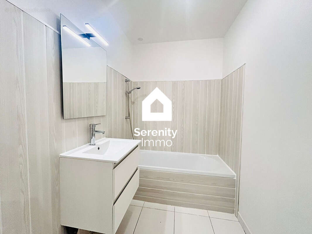 Appartement à MARSEILLE-5E