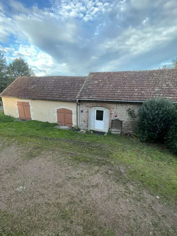 Appartement à SAINT-SYMPHORIEN-DE-MARMAGNE