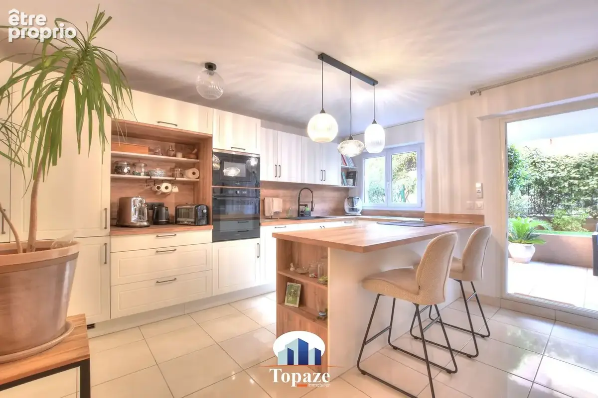 Appartement 3 pièces 76 m² à vendre à Saint-Raphael (83700) - photo 2