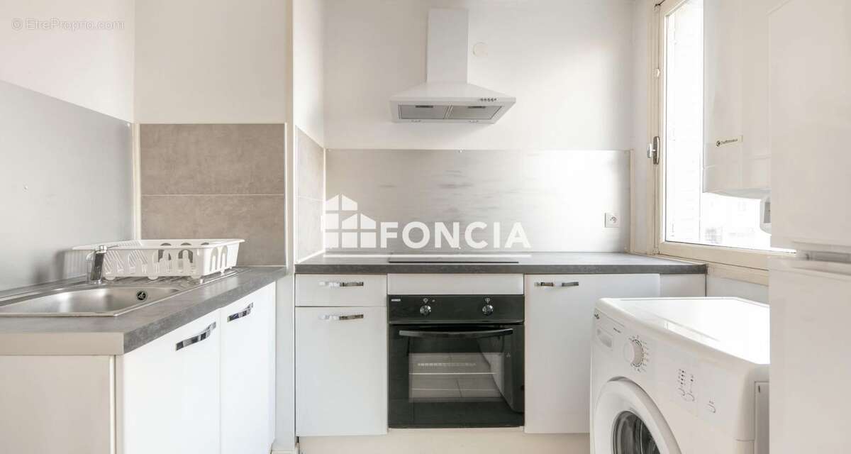 Appartement à SAINT-MARTIN-D'HERES