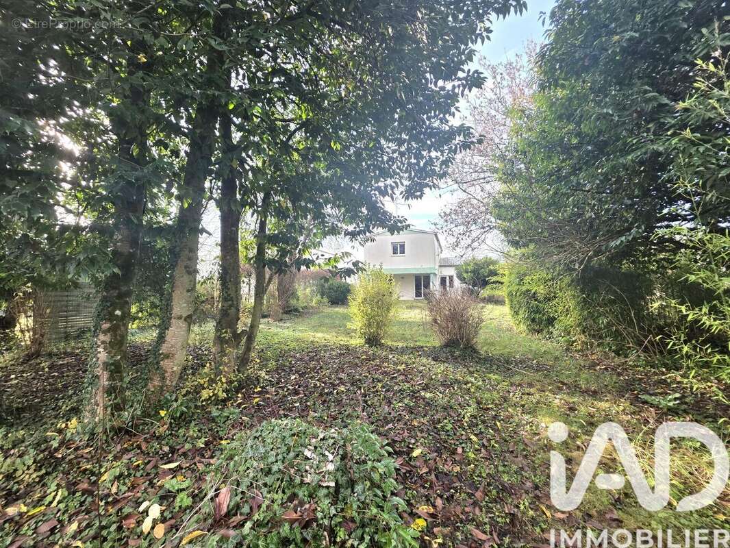 Photo 2 - Maison à BUCHERES